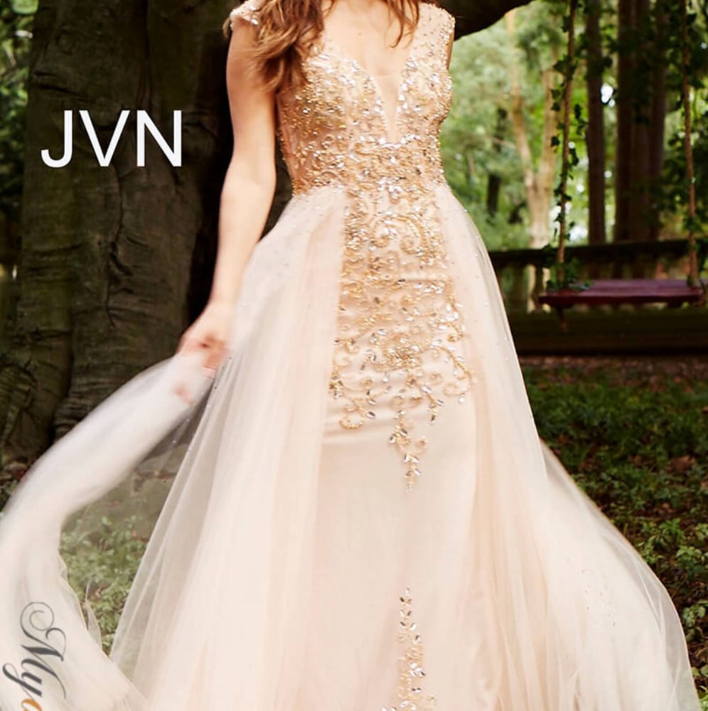 GORGEOUS JOVANI GOWN!